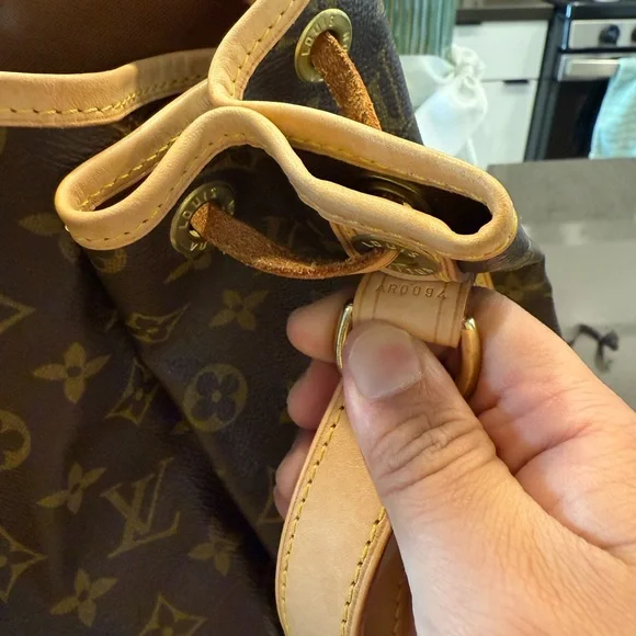 Vintage Louis Vuitton Noe Shoulder Bag - Picture 7 of 8